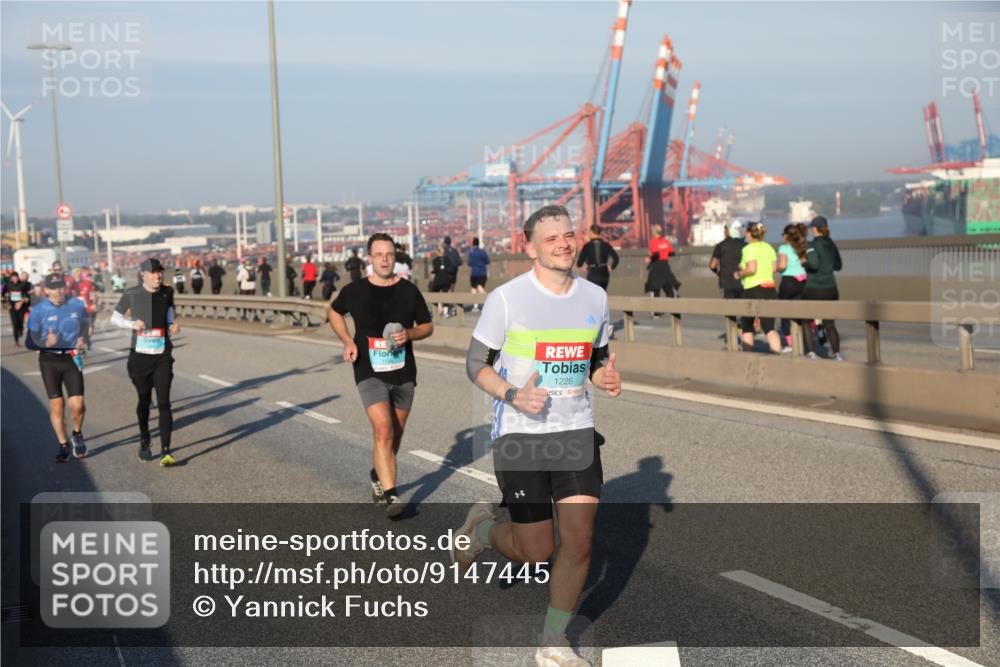 03.10.2025 - Köhlbrandbrückenlauf Yannick Fuchs http://msf.ph/oto/9147445 03.10.2025 08:38:30 Position 2 1226 meine-sportfotos.de