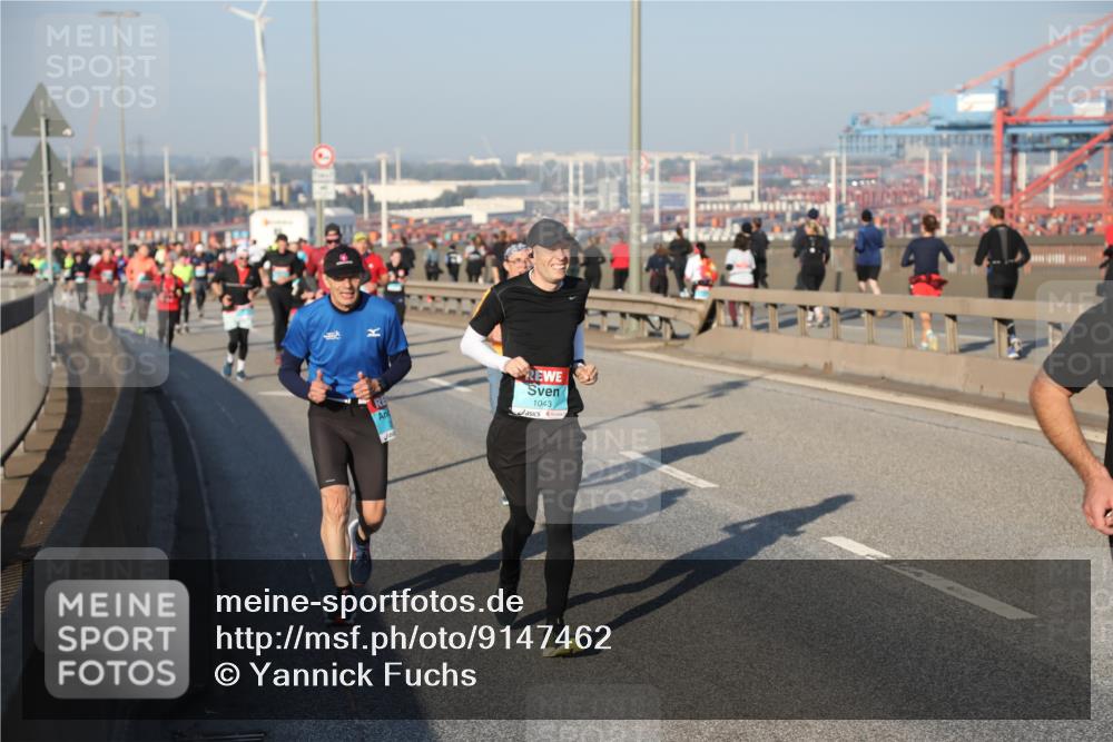 03.10.2025 - Köhlbrandbrückenlauf Yannick Fuchs http://msf.ph/oto/9147462 03.10.2025 08:38:31 Position 2 1043 meine-sportfotos.de