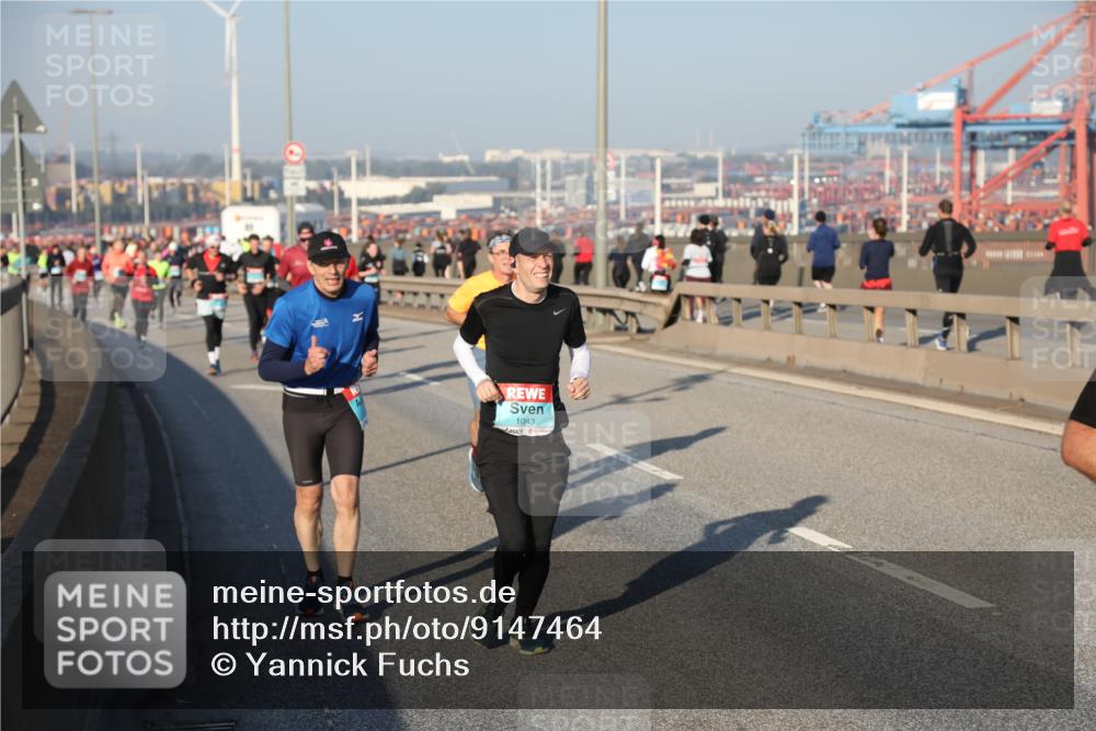 03.10.2025 - Köhlbrandbrückenlauf Yannick Fuchs http://msf.ph/oto/9147464 03.10.2025 08:38:31 Position 2 1043 meine-sportfotos.de