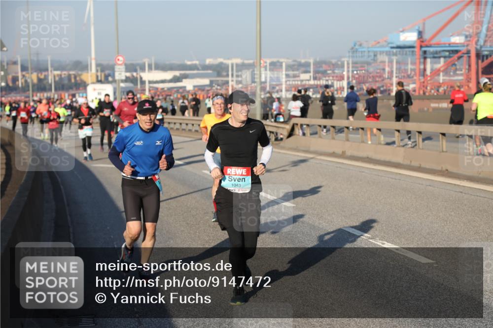 03.10.2025 - Köhlbrandbrückenlauf Yannick Fuchs http://msf.ph/oto/9147472 03.10.2025 08:38:31 Position 2 1043 meine-sportfotos.de