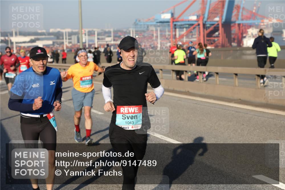 03.10.2025 - Köhlbrandbrückenlauf Yannick Fuchs http://msf.ph/oto/9147489 03.10.2025 08:38:33 Position 2 1043 meine-sportfotos.de