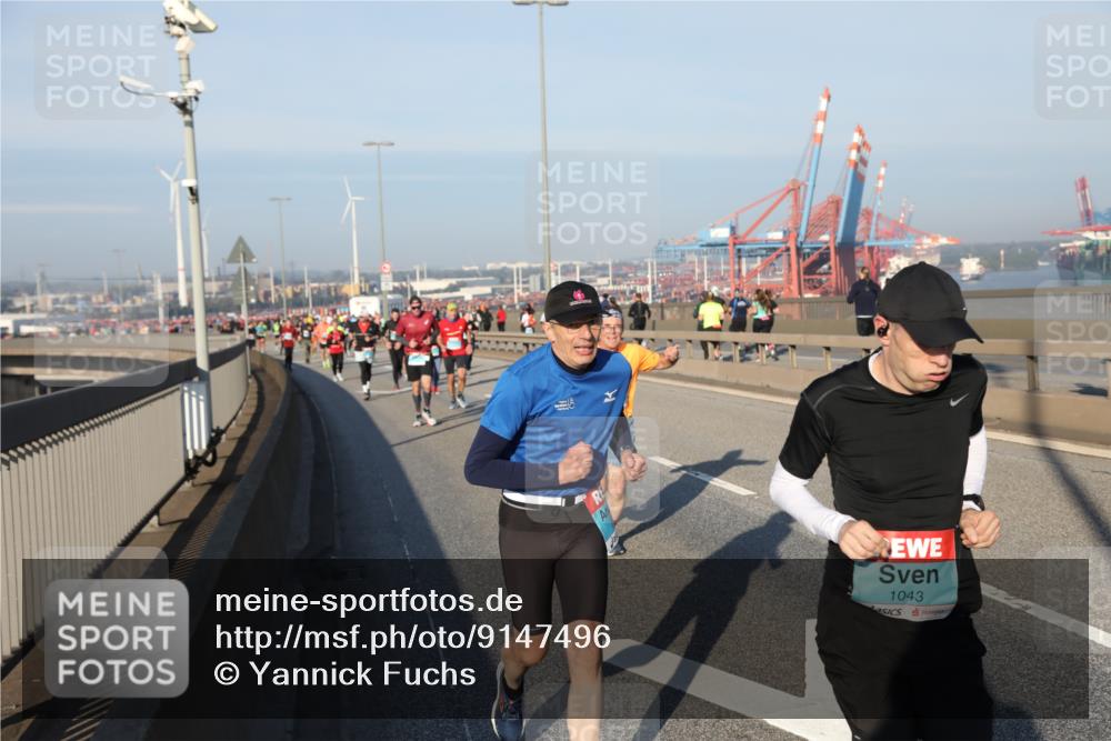 03.10.2025 - Köhlbrandbrückenlauf Yannick Fuchs http://msf.ph/oto/9147496 03.10.2025 08:38:33 Position 2 1043 meine-sportfotos.de