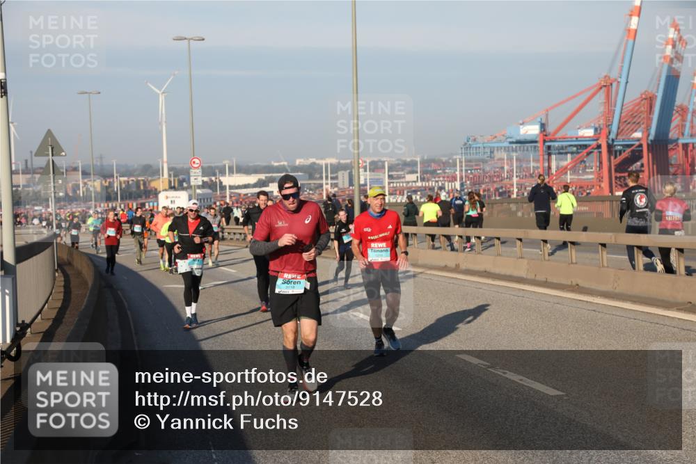 03.10.2025 - Köhlbrandbrückenlauf Yannick Fuchs http://msf.ph/oto/9147528 03.10.2025 08:38:36 Position 2 3118, 2025 meine-sportfotos.de