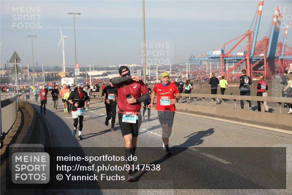 03.10.2025 - Köhlbrandbrückenlauf Yannick Fuchs http://msf.ph/oto/9147538 03.10.2025 08:38:37 Position 2 3118, 1219 meine-sportfotos.de