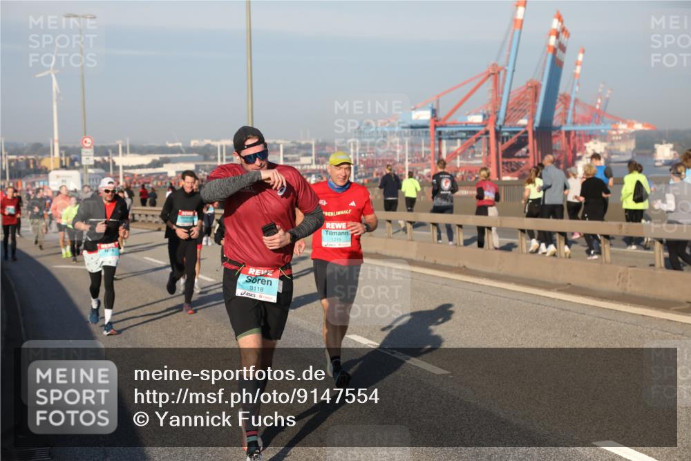 03.10.2025 - Köhlbrandbrückenlauf Yannick Fuchs http://msf.ph/oto/9147554 03.10.2025 08:38:38 Position 2 3118, 1219 meine-sportfotos.de