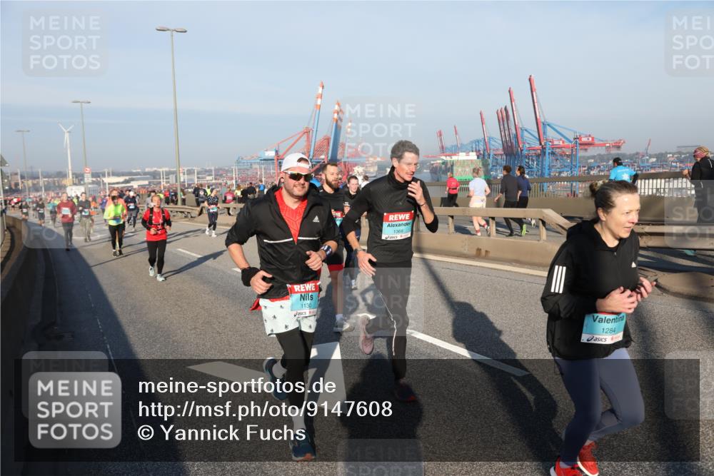 03.10.2025 - Köhlbrandbrückenlauf Yannick Fuchs http://msf.ph/oto/9147608 03.10.2025 08:38:42 Position 2 1130, 1368, 1284 meine-sportfotos.de