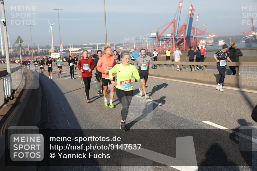 03.10.2025 - Köhlbrandbrückenlauf Yannick Fuchs http://msf.ph/oto/9147637 03.10.2025 08:38:46 Position 2 1110 meine-sportfotos.de