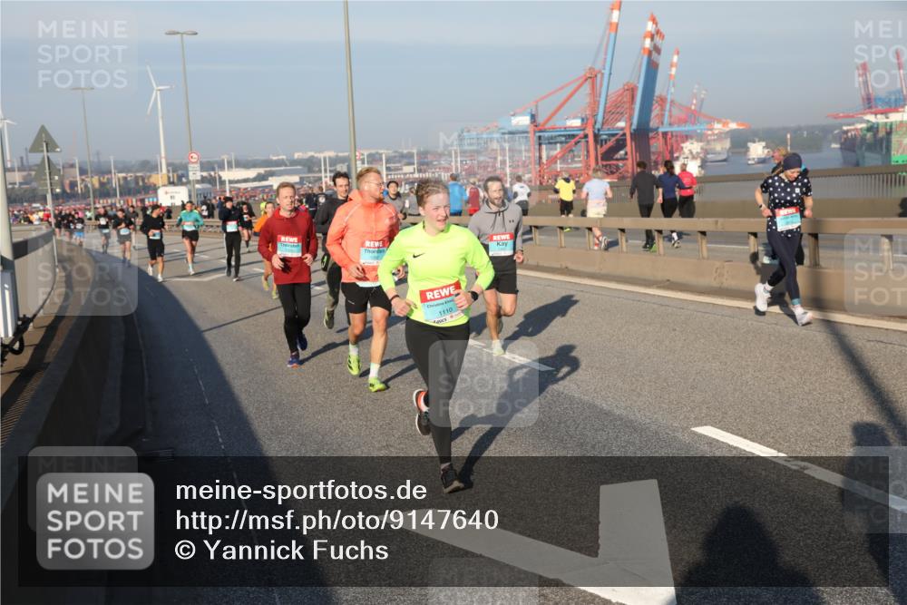 03.10.2025 - Köhlbrandbrückenlauf Yannick Fuchs http://msf.ph/oto/9147640 03.10.2025 08:38:46 Position 2 1110 meine-sportfotos.de