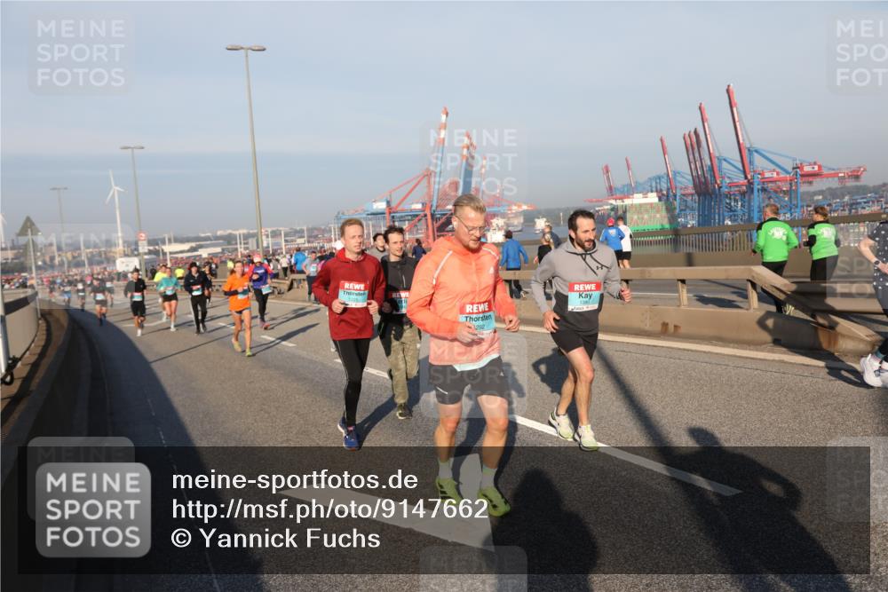 03.10.2025 - Köhlbrandbrückenlauf Yannick Fuchs http://msf.ph/oto/9147662 03.10.2025 08:38:48 Position 2 292, 1380 meine-sportfotos.de