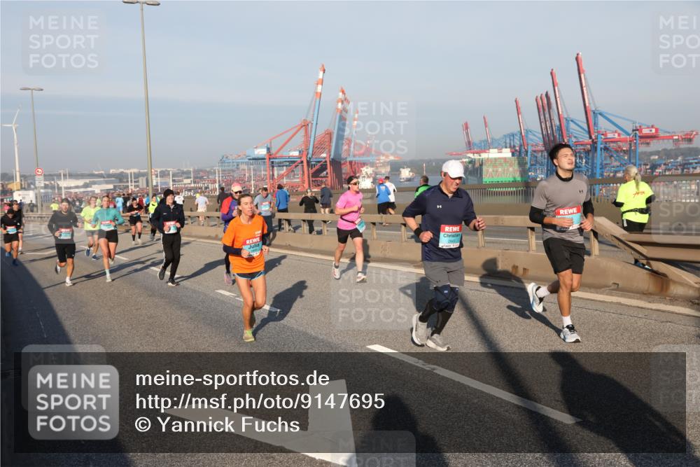03.10.2025 - Köhlbrandbrückenlauf Yannick Fuchs http://msf.ph/oto/9147695 03.10.2025 08:38:50 Position 2 2843 meine-sportfotos.de
