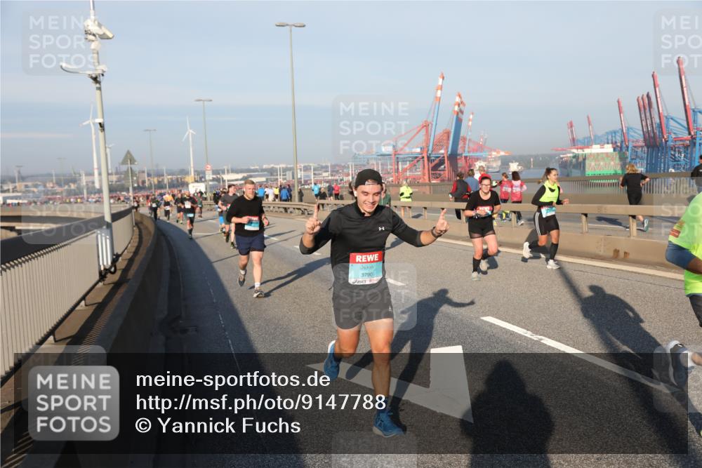 03.10.2025 - Köhlbrandbrückenlauf Yannick Fuchs http://msf.ph/oto/9147788 03.10.2025 08:38:57 Position 2 3790 meine-sportfotos.de