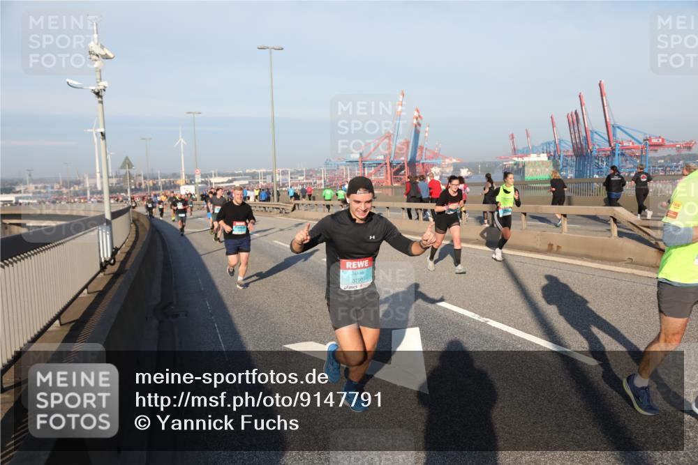 03.10.2025 - Köhlbrandbrückenlauf Yannick Fuchs http://msf.ph/oto/9147791 03.10.2025 08:38:57 Position 2 3790 meine-sportfotos.de