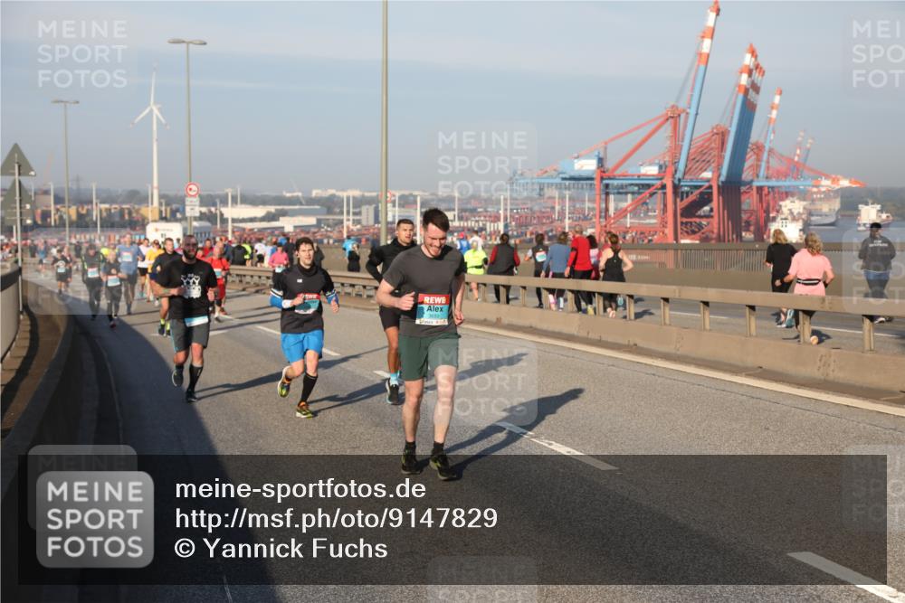 03.10.2025 - Köhlbrandbrückenlauf Yannick Fuchs http://msf.ph/oto/9147829 03.10.2025 08:39:01 Position 2  meine-sportfotos.de