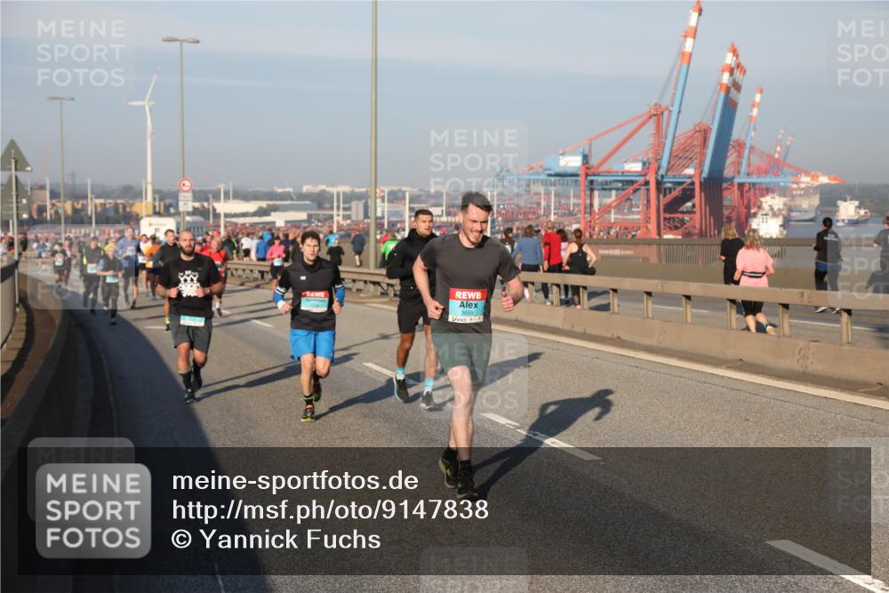 03.10.2025 - Köhlbrandbrückenlauf Yannick Fuchs http://msf.ph/oto/9147838 03.10.2025 08:39:01 Position 2 3659 meine-sportfotos.de