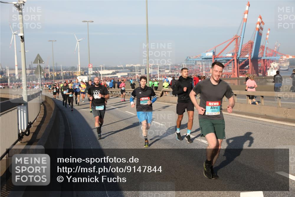 03.10.2025 - Köhlbrandbrückenlauf Yannick Fuchs http://msf.ph/oto/9147844 03.10.2025 08:39:02 Position 2 1316, 3659 meine-sportfotos.de