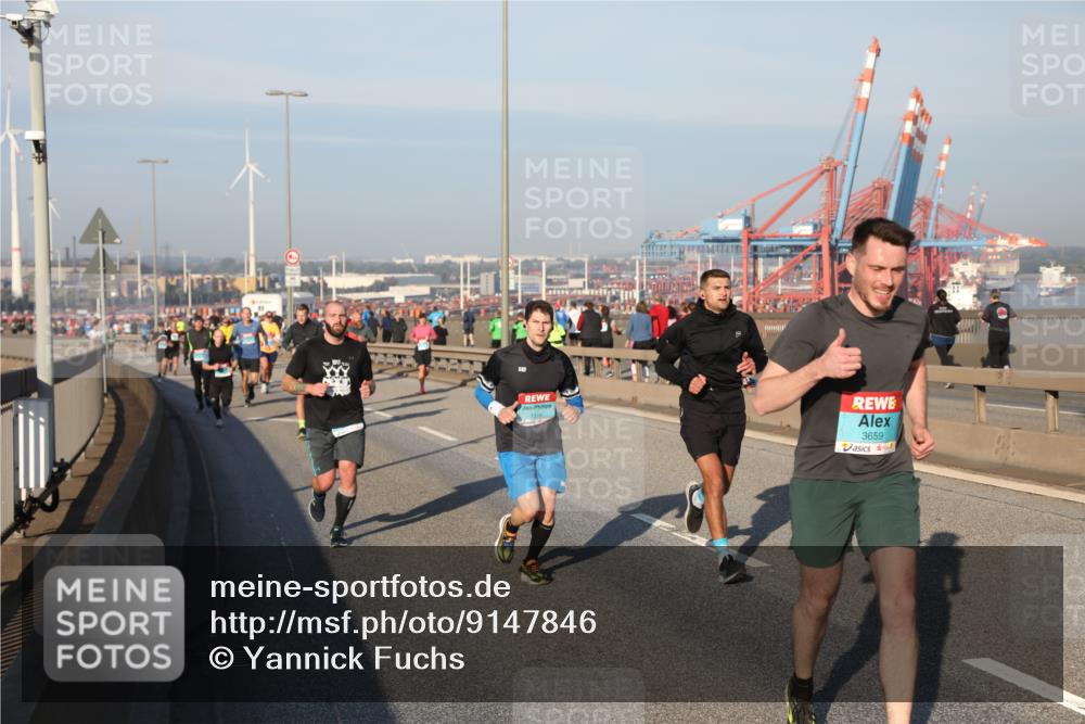 03.10.2025 - Köhlbrandbrückenlauf Yannick Fuchs http://msf.ph/oto/9147846 03.10.2025 08:39:02 Position 2 3659 meine-sportfotos.de