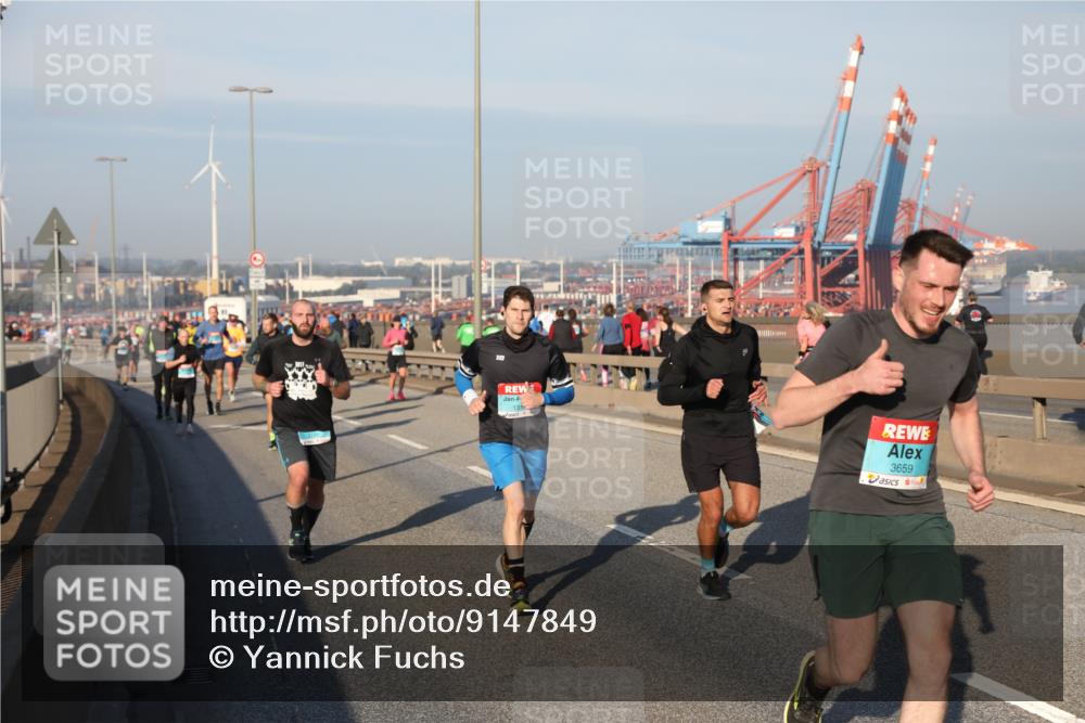 03.10.2025 - Köhlbrandbrückenlauf Yannick Fuchs http://msf.ph/oto/9147849 03.10.2025 08:39:02 Position 2 2791, 131, 3659 meine-sportfotos.de