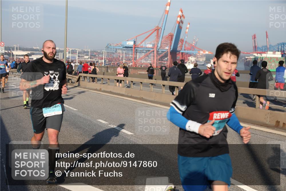 03.10.2025 - Köhlbrandbrückenlauf Yannick Fuchs http://msf.ph/oto/9147860 03.10.2025 08:39:05 Position 2 2791 meine-sportfotos.de