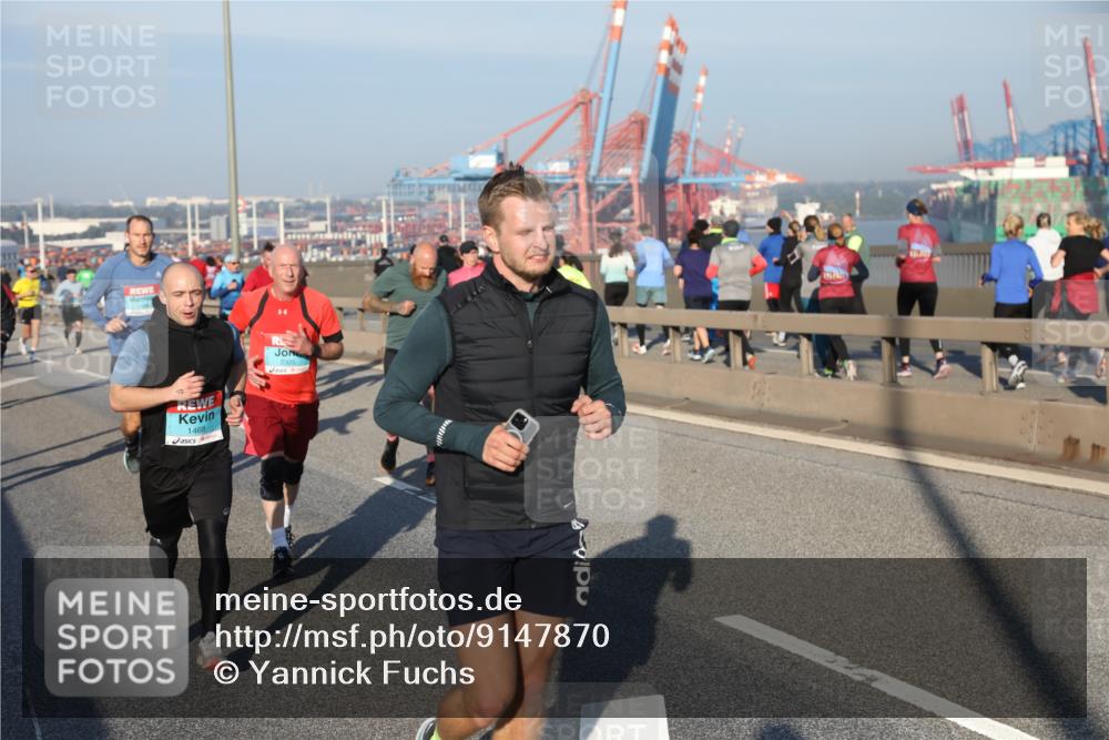 03.10.2025 - Köhlbrandbrückenlauf Yannick Fuchs http://msf.ph/oto/9147870 03.10.2025 08:39:09 Position 2 1468, 3305 meine-sportfotos.de
