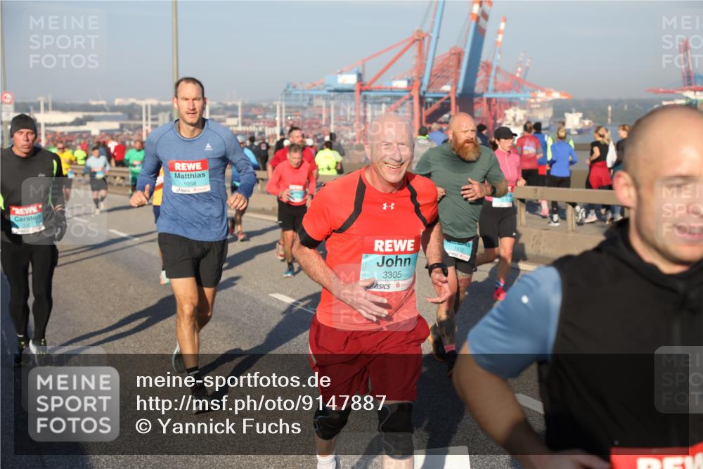 03.10.2025 - Köhlbrandbrückenlauf Yannick Fuchs http://msf.ph/oto/9147887 03.10.2025 08:39:11 Position 2 3301, 1058, 3305, 1072 meine-sportfotos.de