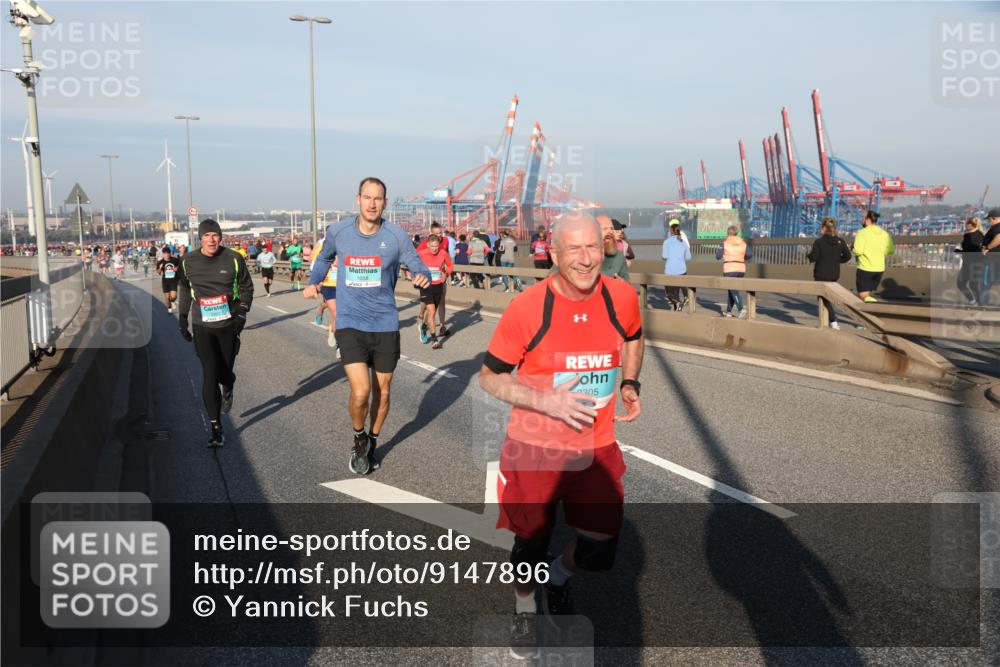 03.10.2025 - Köhlbrandbrückenlauf Yannick Fuchs http://msf.ph/oto/9147896 03.10.2025 08:39:11 Position 2 2305 meine-sportfotos.de