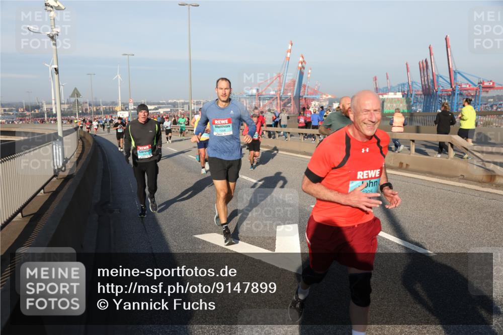 03.10.2025 - Köhlbrandbrückenlauf Yannick Fuchs http://msf.ph/oto/9147899 03.10.2025 08:39:11 Position 2 1058, 305 meine-sportfotos.de