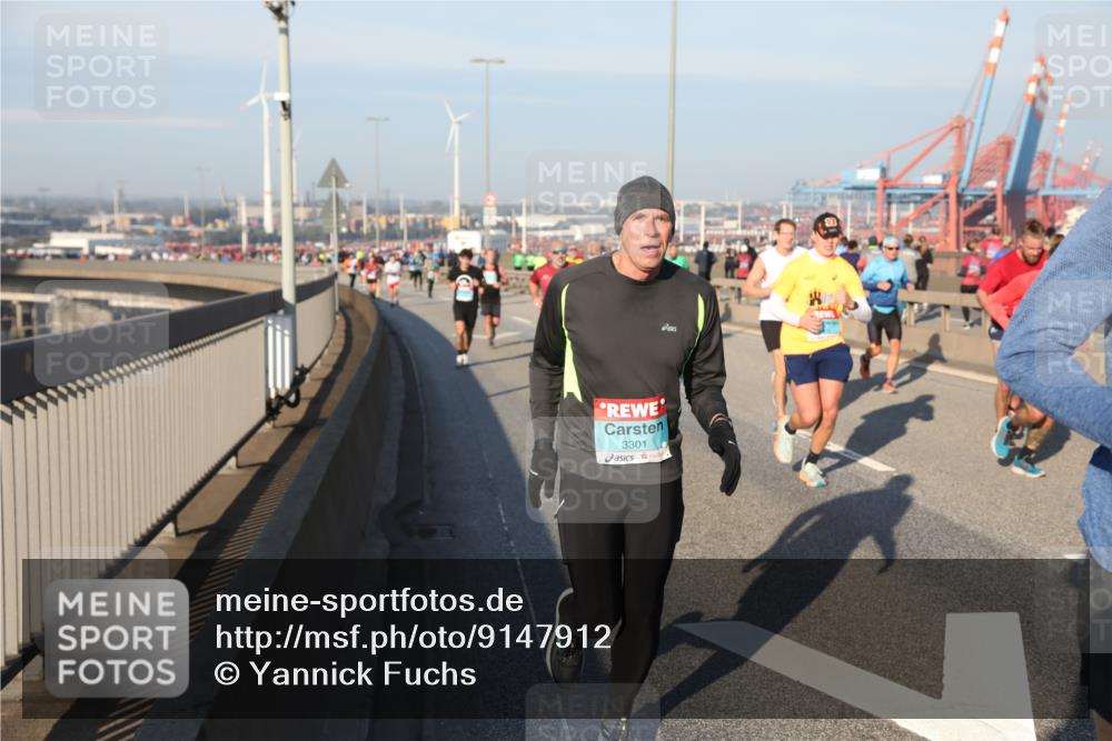 03.10.2025 - Köhlbrandbrückenlauf Yannick Fuchs http://msf.ph/oto/9147912 03.10.2025 08:39:12 Position 2 3301 meine-sportfotos.de