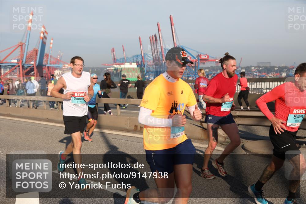 03.10.2025 - Köhlbrandbrückenlauf Yannick Fuchs http://msf.ph/oto/9147938 03.10.2025 08:39:15 Position 2 1176, 1474, 1273, 1165 meine-sportfotos.de