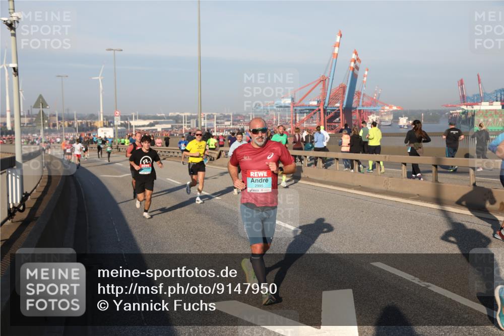 03.10.2025 - Köhlbrandbrückenlauf Yannick Fuchs http://msf.ph/oto/9147950 03.10.2025 08:39:15 Position 2 2995 meine-sportfotos.de