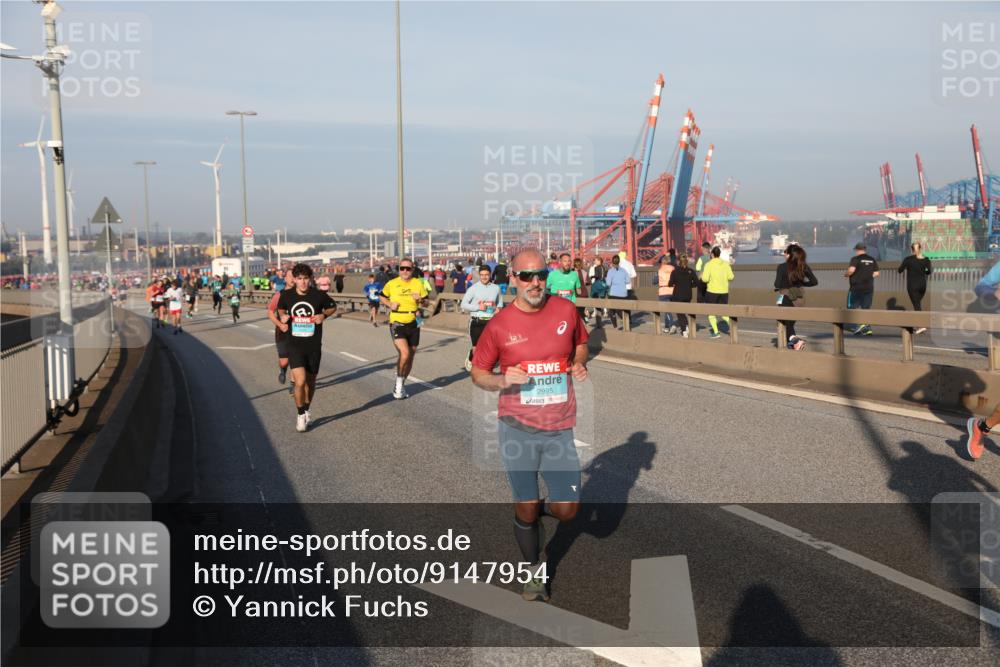 03.10.2025 - Köhlbrandbrückenlauf Yannick Fuchs http://msf.ph/oto/9147954 03.10.2025 08:39:15 Position 2 2995 meine-sportfotos.de