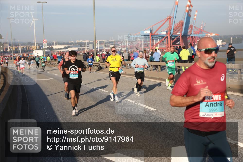 03.10.2025 - Köhlbrandbrückenlauf Yannick Fuchs http://msf.ph/oto/9147964 03.10.2025 08:39:16 Position 2 2995 meine-sportfotos.de