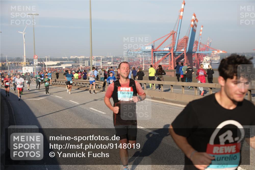 03.10.2025 - Köhlbrandbrückenlauf Yannick Fuchs http://msf.ph/oto/9148019 03.10.2025 08:39:19 Position 2 170, 1274, 2901 meine-sportfotos.de
