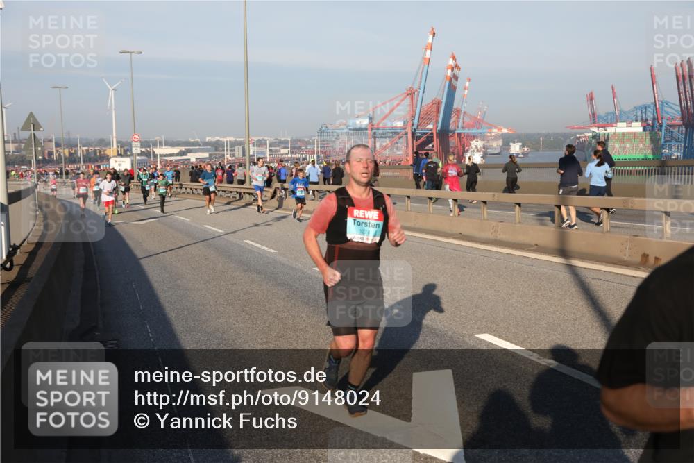 03.10.2025 - Köhlbrandbrückenlauf Yannick Fuchs http://msf.ph/oto/9148024 03.10.2025 08:39:19 Position 2 1274 meine-sportfotos.de