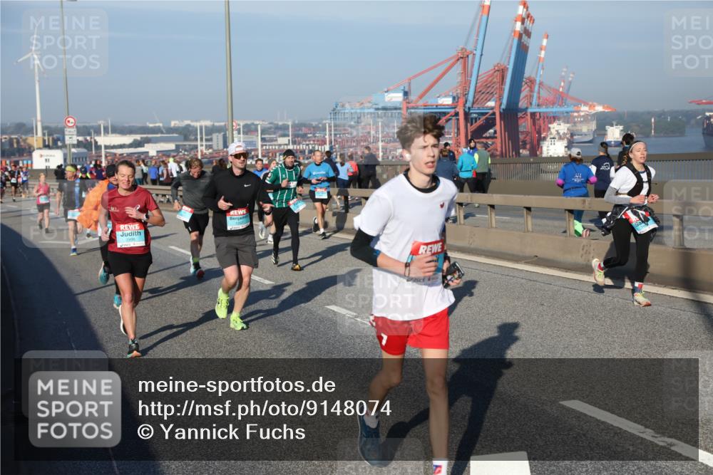 03.10.2025 - Köhlbrandbrückenlauf Yannick Fuchs http://msf.ph/oto/9148074 03.10.2025 08:39:27 Position 2  meine-sportfotos.de