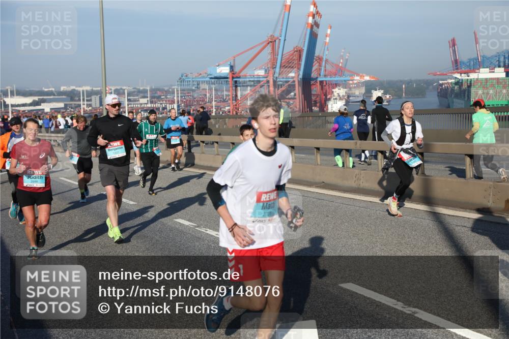 03.10.2025 - Köhlbrandbrückenlauf Yannick Fuchs http://msf.ph/oto/9148076 03.10.2025 08:39:28 Position 2 2998, 1207, 2728 meine-sportfotos.de