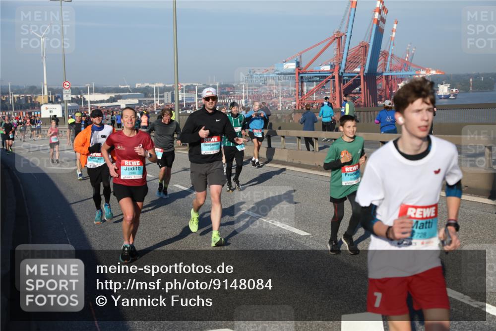 03.10.2025 - Köhlbrandbrückenlauf Yannick Fuchs http://msf.ph/oto/9148084 03.10.2025 08:39:28 Position 2 1207, 2998, 3498, 7, 2728 meine-sportfotos.de