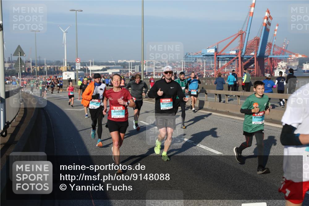 03.10.2025 - Köhlbrandbrückenlauf Yannick Fuchs http://msf.ph/oto/9148088 03.10.2025 08:39:28 Position 2 2998, 1207, 3498 meine-sportfotos.de