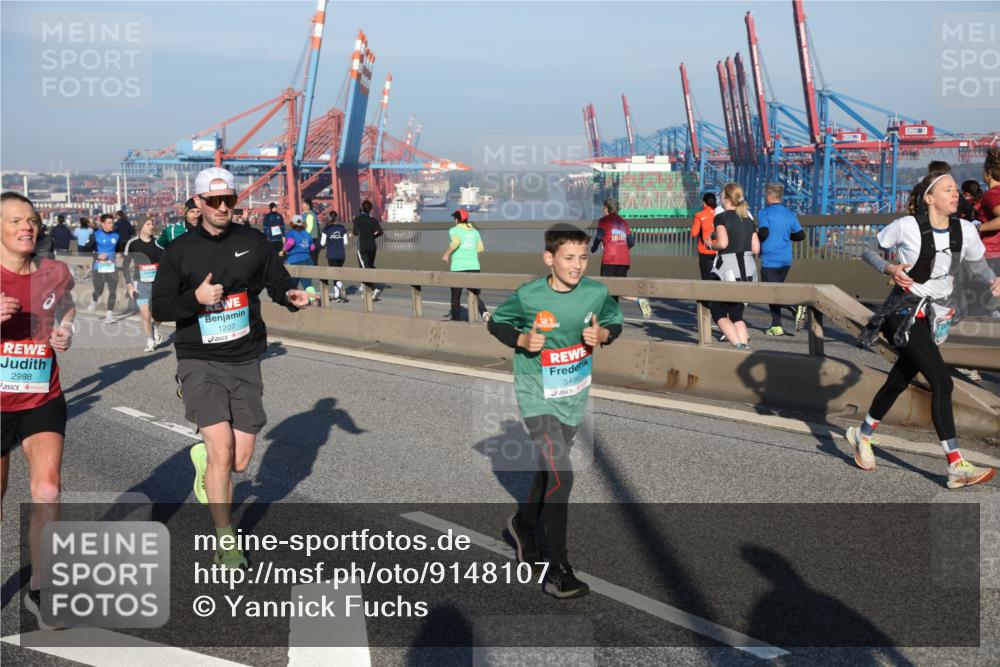 03.10.2025 - Köhlbrandbrückenlauf Yannick Fuchs http://msf.ph/oto/9148107 03.10.2025 08:39:29 Position 2 2998, 1207, 3498 meine-sportfotos.de