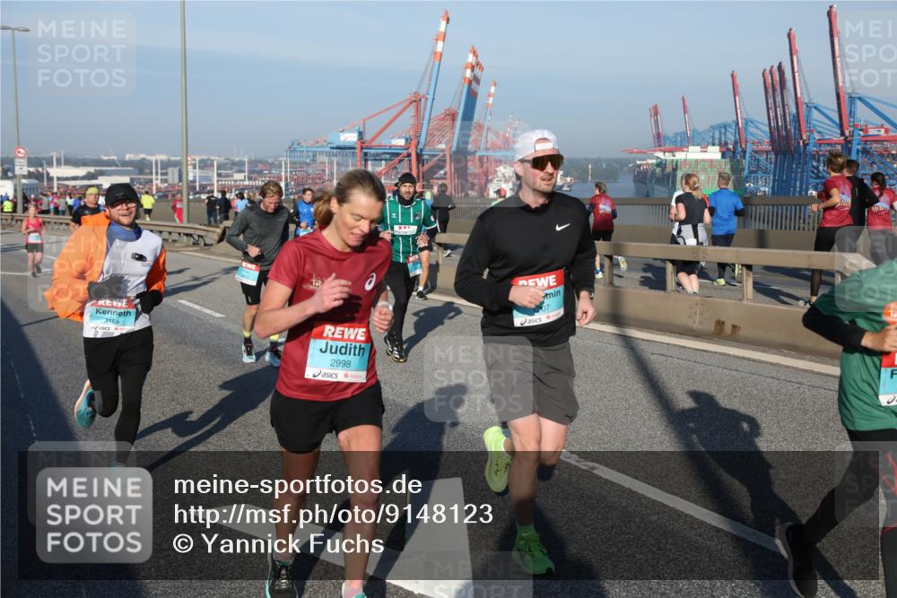 03.10.2025 - Köhlbrandbrückenlauf Yannick Fuchs http://msf.ph/oto/9148123 03.10.2025 08:39:30 Position 2 3164, 2998, 07, 2025 meine-sportfotos.de