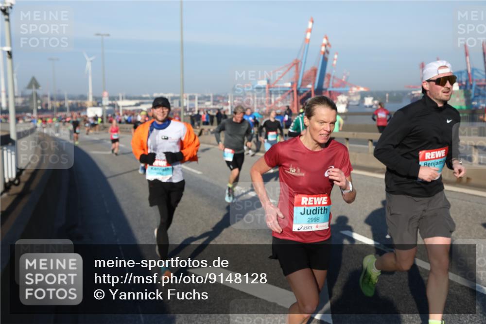 03.10.2025 - Köhlbrandbrückenlauf Yannick Fuchs http://msf.ph/oto/9148128 03.10.2025 08:39:30 Position 2 2998 meine-sportfotos.de