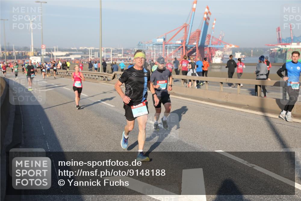 03.10.2025 - Köhlbrandbrückenlauf Yannick Fuchs http://msf.ph/oto/9148188 03.10.2025 08:39:34 Position 2 3832 meine-sportfotos.de