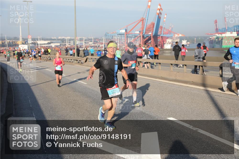 03.10.2025 - Köhlbrandbrückenlauf Yannick Fuchs http://msf.ph/oto/9148191 03.10.2025 08:39:34 Position 2 3832 meine-sportfotos.de