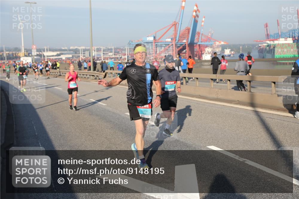 03.10.2025 - Köhlbrandbrückenlauf Yannick Fuchs http://msf.ph/oto/9148195 03.10.2025 08:39:34 Position 2 3832 meine-sportfotos.de