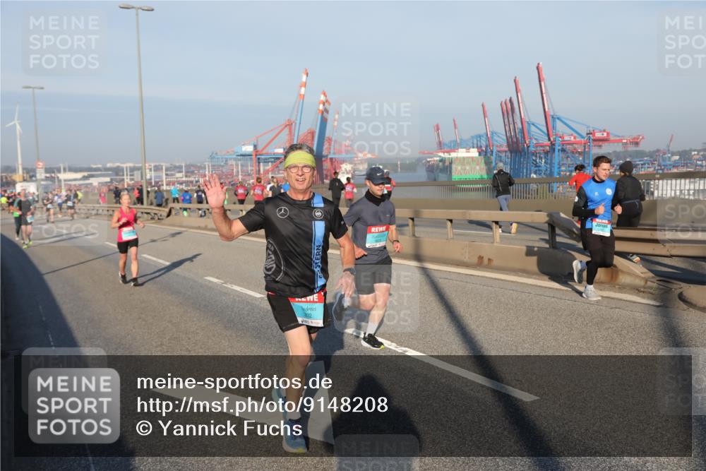 03.10.2025 - Köhlbrandbrückenlauf Yannick Fuchs http://msf.ph/oto/9148208 03.10.2025 08:39:35 Position 2 3832 meine-sportfotos.de