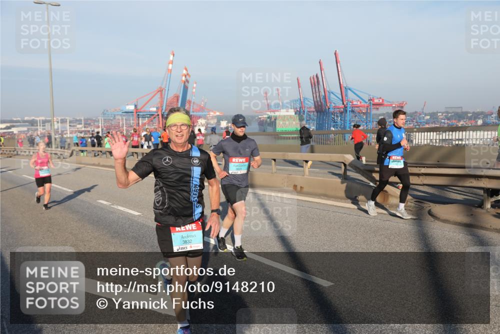 03.10.2025 - Köhlbrandbrückenlauf Yannick Fuchs http://msf.ph/oto/9148210 03.10.2025 08:39:35 Position 2 3832, 3820 meine-sportfotos.de