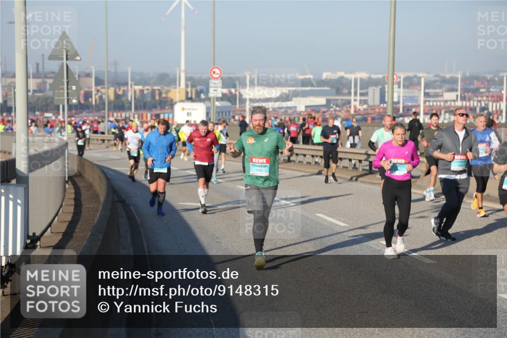 03.10.2025 - Köhlbrandbrückenlauf Yannick Fuchs http://msf.ph/oto/9148315 03.10.2025 08:39:45 Position 2 1105 meine-sportfotos.de