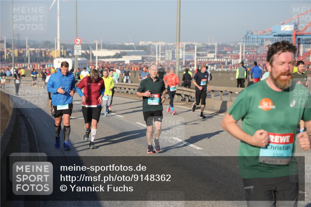 03.10.2025 - Köhlbrandbrückenlauf Yannick Fuchs http://msf.ph/oto/9148362 03.10.2025 08:39:48 Position 2 1105 meine-sportfotos.de