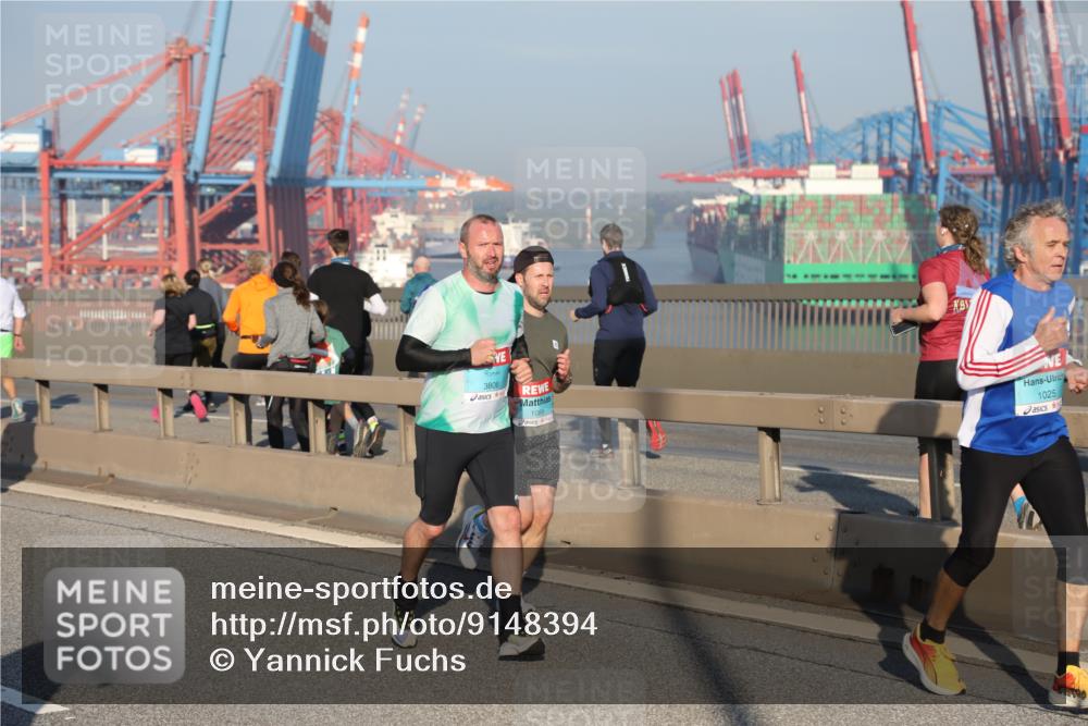 03.10.2025 - Köhlbrandbrückenlauf Yannick Fuchs http://msf.ph/oto/9148394 03.10.2025 08:39:51 Position 2 3806, 1088, 1025 meine-sportfotos.de