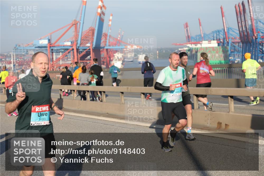 03.10.2025 - Köhlbrandbrückenlauf Yannick Fuchs http://msf.ph/oto/9148403 03.10.2025 08:39:51 Position 2 1493, 3806, 225 meine-sportfotos.de