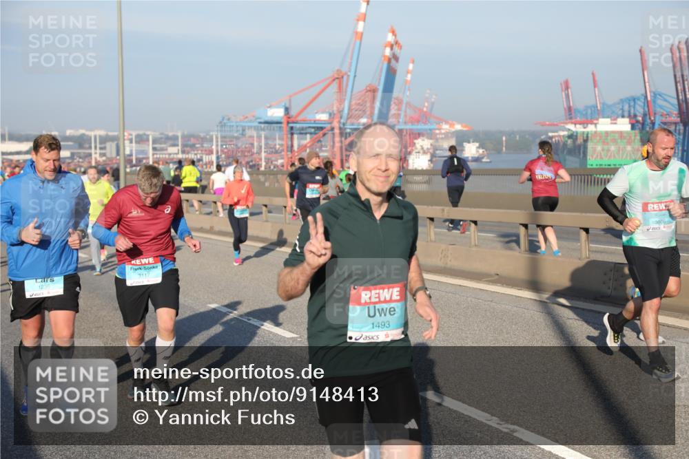 03.10.2025 - Köhlbrandbrückenlauf Yannick Fuchs http://msf.ph/oto/9148413 03.10.2025 08:39:52 Position 2 3117, 1236, 1493, 2125, 3806 meine-sportfotos.de